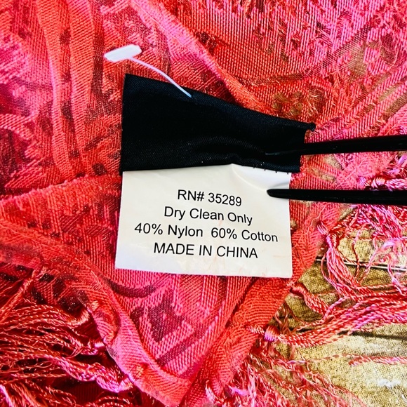 Maggie Barnes Size 72”x60”x60” WomensTriangular Neck Scarf - Picture 4 of 4